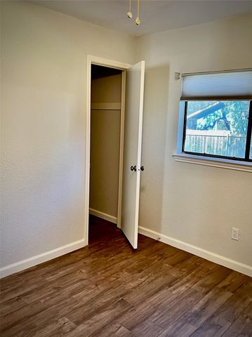 7010 Dallas DR, Austin, TX 78729