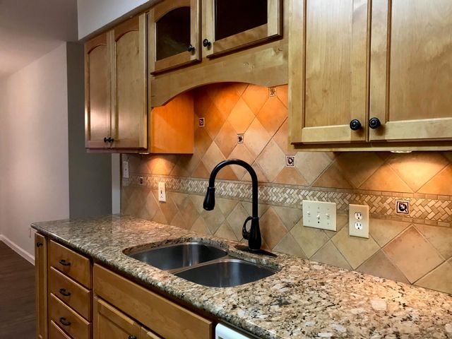 7010 Dallas DR, Austin, TX 78729