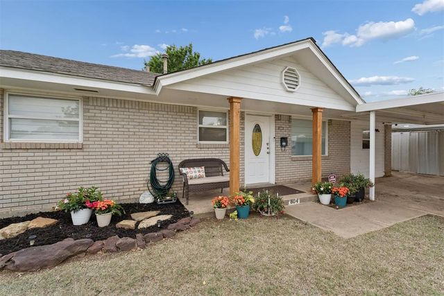 804 NW 8th Street, Moore, OK 73160