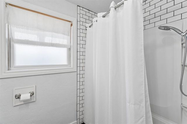 804 NW 8th Street, Moore, OK 73160