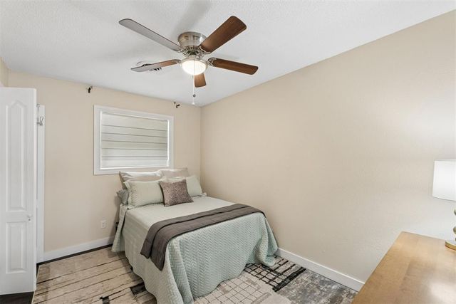 804 NW 8th Street, Moore, OK 73160