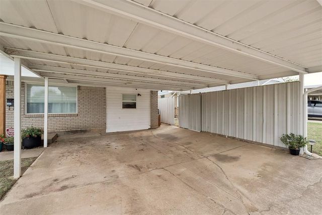 804 NW 8th Street, Moore, OK 73160