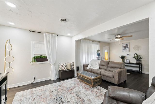 804 NW 8th Street, Moore, OK 73160