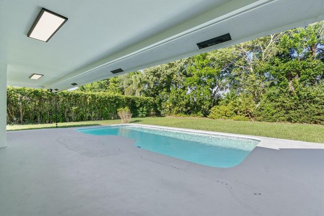 4543 Gleneagles Drive, Boynton Beach, FL 33436