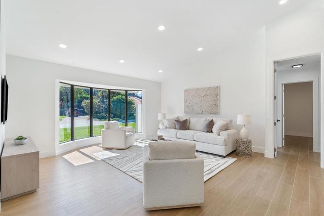 4543 Gleneagles Drive, Boynton Beach, FL 33436