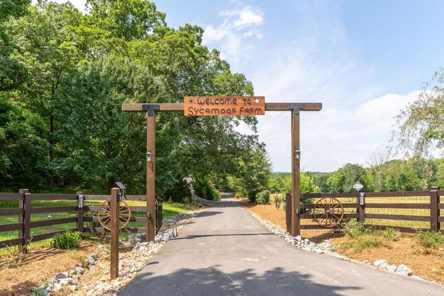 1213 Carters Road, Chatsworth, GA 30705