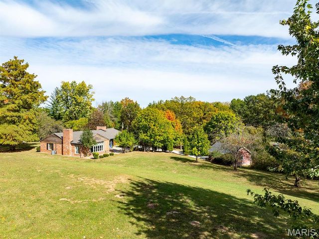 1 Meadowbrook Heights, Hannibal, MO 63401
