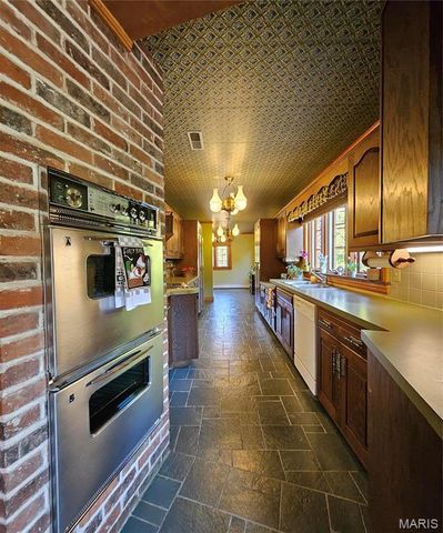 1 Meadowbrook Heights, Hannibal, MO 63401