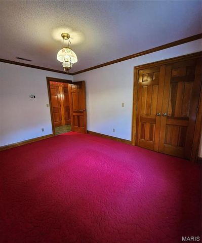 1 Meadowbrook Heights, Hannibal, MO 63401