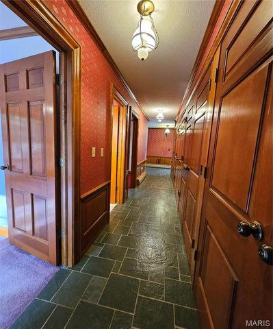 1 Meadowbrook Heights, Hannibal, MO 63401