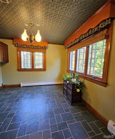 1 Meadowbrook Heights, Hannibal, MO 63401