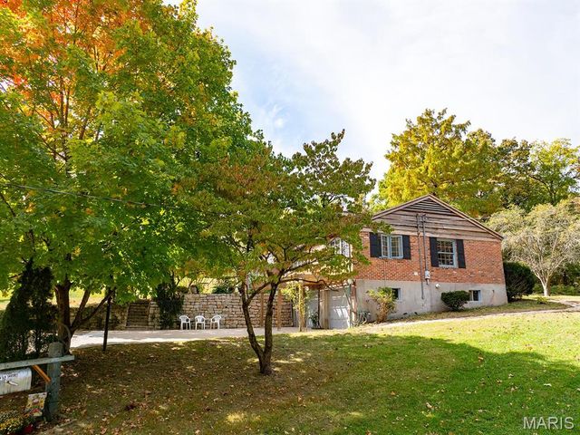1 Meadowbrook Heights, Hannibal, MO 63401