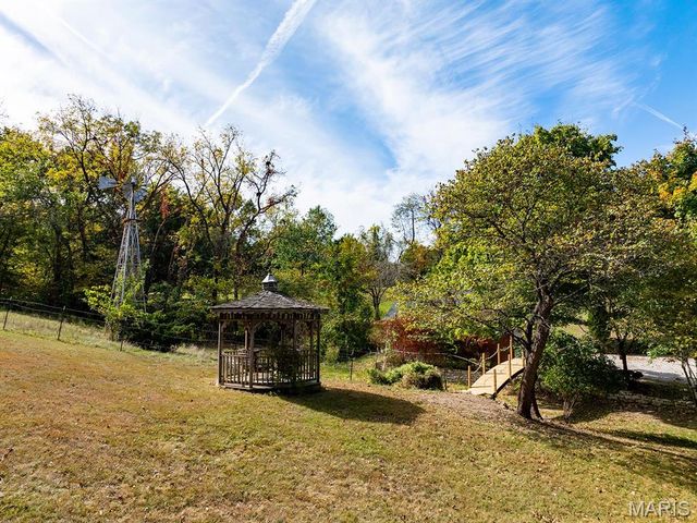 1 Meadowbrook Heights, Hannibal, MO 63401
