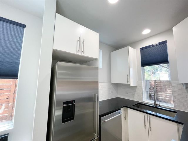 2105 Haskell ST B, Austin, TX 78702