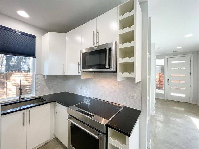 2105 Haskell ST B, Austin, TX 78702