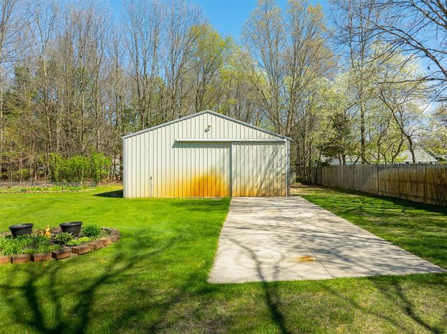 3382 Sunset Drive, Muskegon, MI 49444