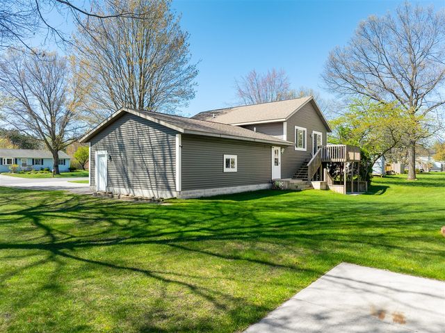 3382 Sunset Drive, Muskegon, MI 49444