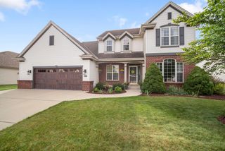 3835 Valley Creek DRIVE, Waukesha, WI 53189
