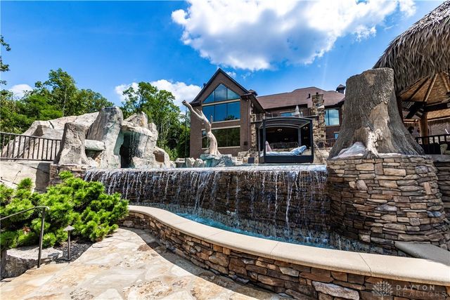 8234 Voltaire Court, Waynesville, OH 45068