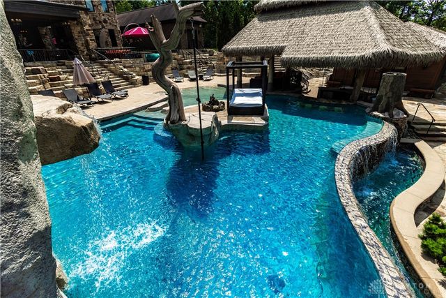 8234 Voltaire Court, Waynesville, OH 45068