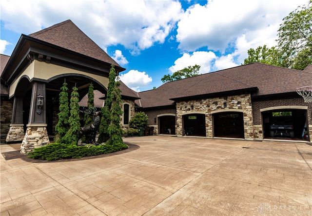 8234 Voltaire Court, Waynesville, OH 45068