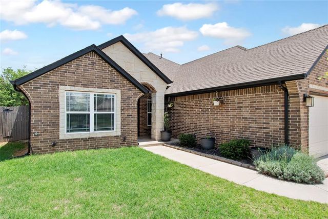 2228 Timber Crossing, Yukon, OK 73099