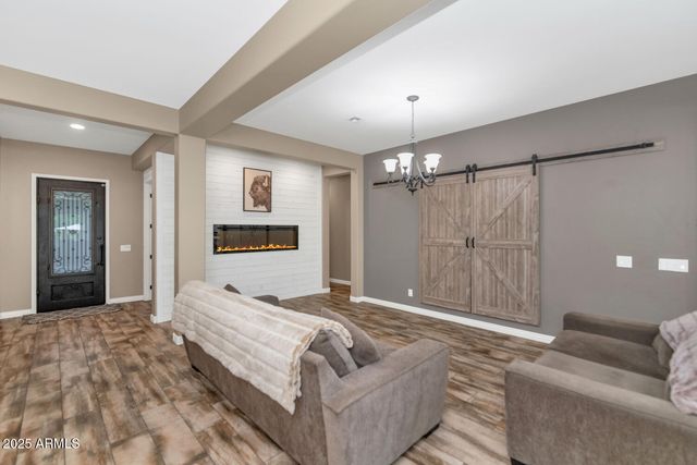 2605 W Desert Marigold Drive, Phoenix, AZ 85085