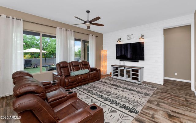 2605 W Desert Marigold Drive, Phoenix, AZ 85085