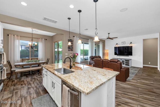 2605 W Desert Marigold Drive, Phoenix, AZ 85085