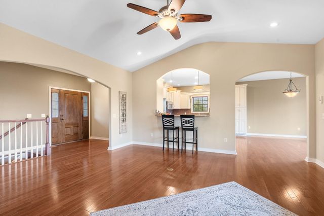 20 Hardin Hills Drive, Galena, MO 65656