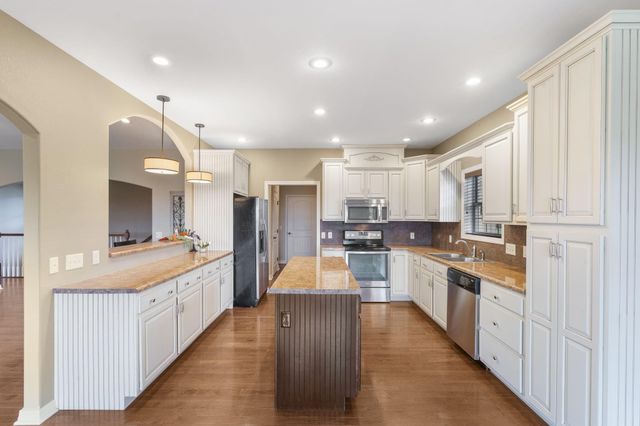 20 Hardin Hills Drive, Galena, MO 65656