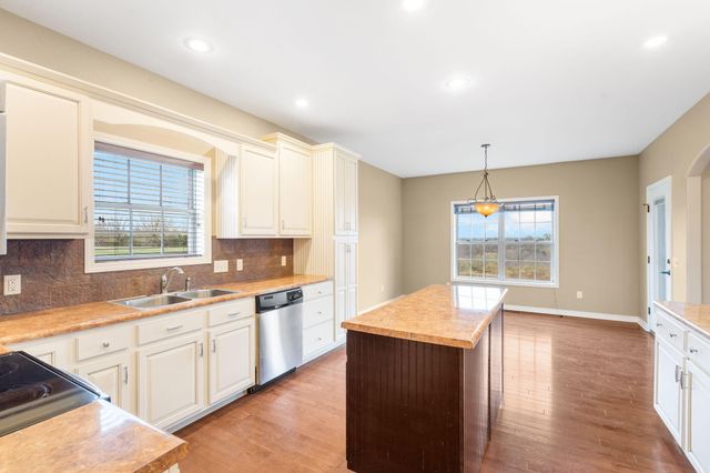 20 Hardin Hills Drive, Galena, MO 65656
