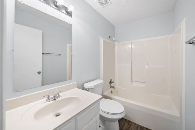 94 Saratoga Dr, Clarksville, TN 37042