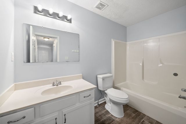 94 Saratoga Dr, Clarksville, TN 37042