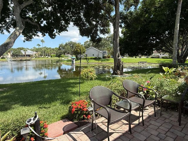 10884 LAKE FRONT Place, Boca Raton, FL 33498