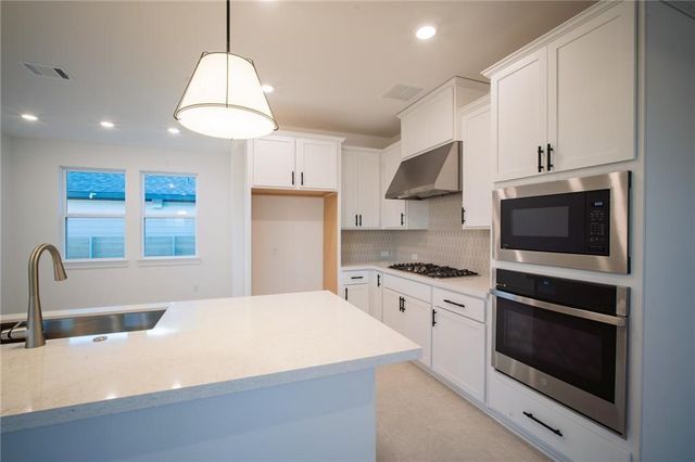 524 Foresail RD, Leander, TX 78641