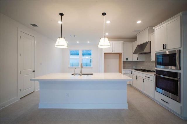 524 Foresail RD, Leander, TX 78641