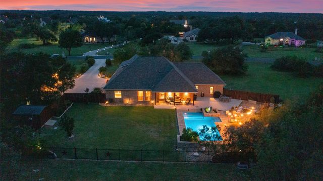 341 Richards DR, Buda, TX 78610