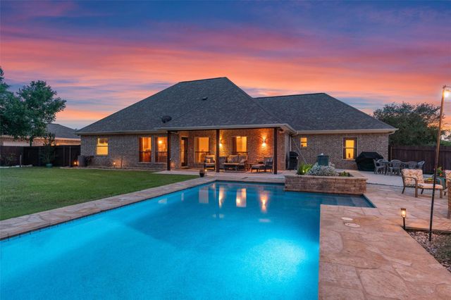 341 Richards DR, Buda, TX 78610