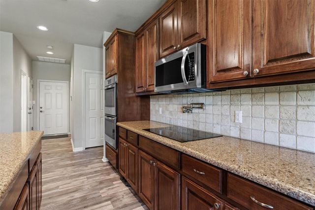 341 Richards DR, Buda, TX 78610
