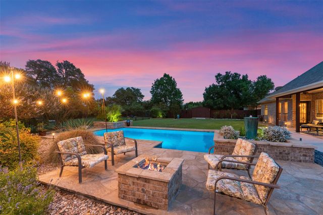 341 Richards DR, Buda, TX 78610