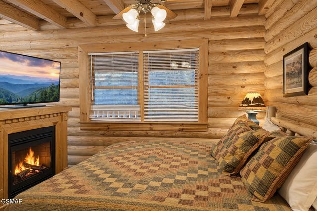 3221 Smoky Ridge Way, Sevierville, TN 37862