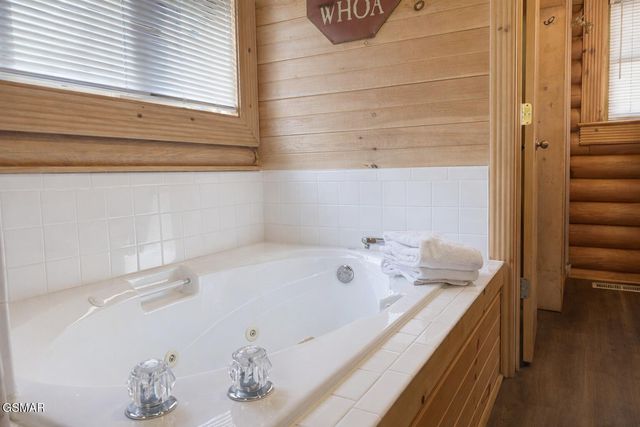 3221 Smoky Ridge Way, Sevierville, TN 37862