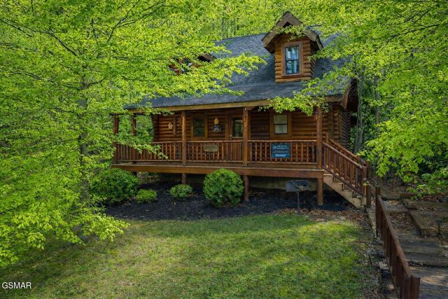 3221 Smoky Ridge Way, Sevierville, TN 37862