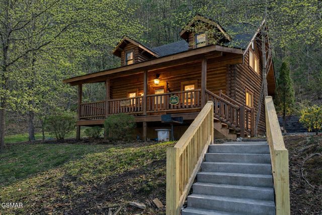 3221 Smoky Ridge Way, Sevierville, TN 37862