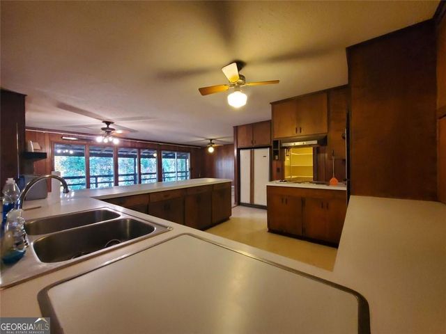 1116 CODY Road, Mount Airy, GA 30563