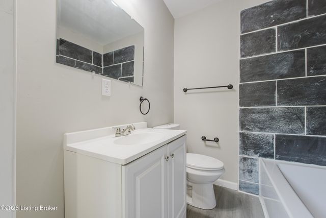 112 Dr W. J. Hodge St, Louisville, KY 40203