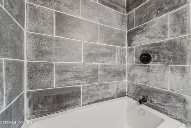 112 Dr W. J. Hodge St, Louisville, KY 40203
