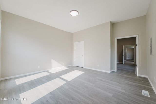 112 Dr W. J. Hodge St, Louisville, KY 40203
