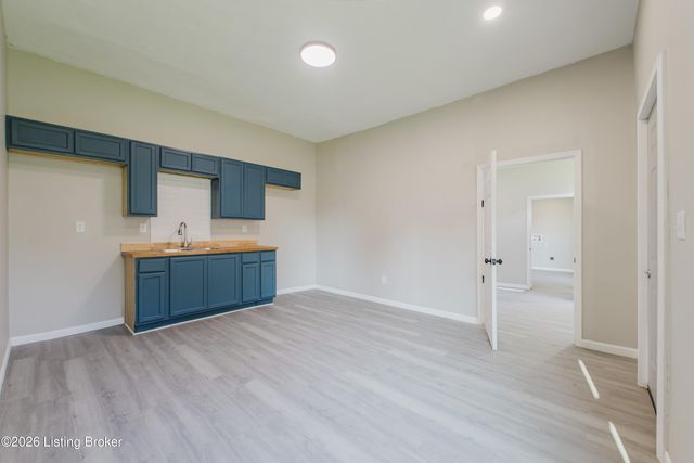 112 Dr W. J. Hodge St, Louisville, KY 40203